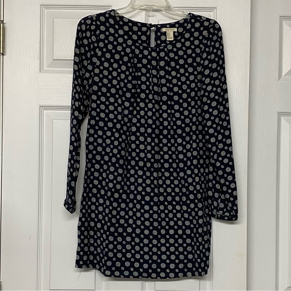 Forever 21 Medallion Print Pleated Neckline Navy Blue Loose Fit Dress Sz S